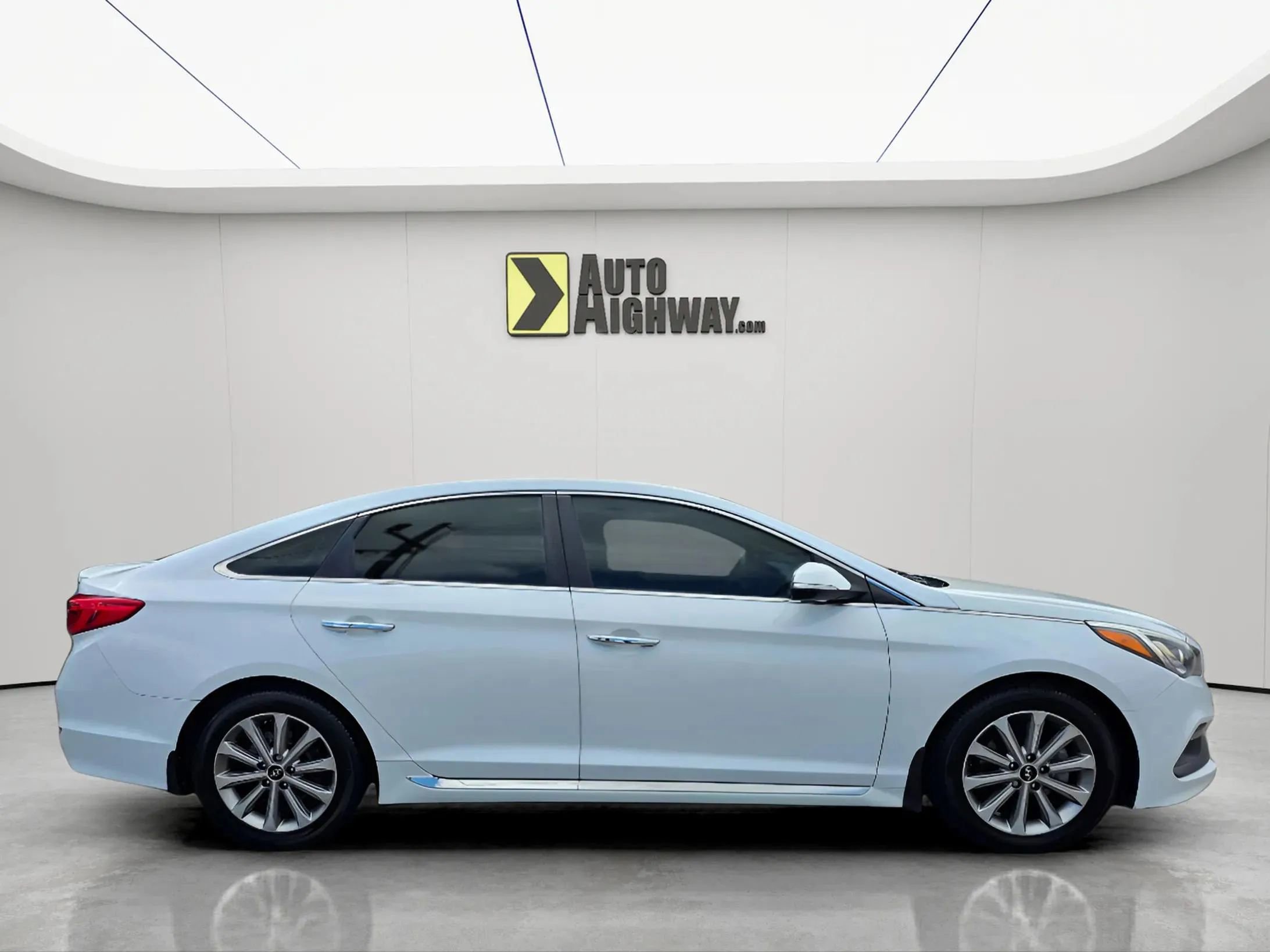 Used 2017 Hyundai Sonata Limited image 2