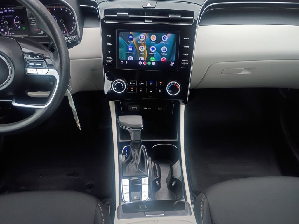 Used 2023 Hyundai Tucson SE image 3
