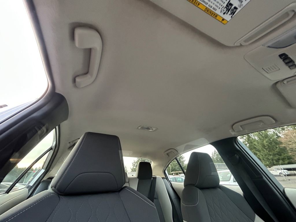 Used 2021 Toyota Corolla LE image 26