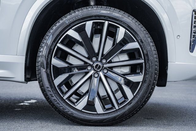 Used 2026 Volvo XC90 B6 Ultra w/ Protection Package AWD/4WD image 16
