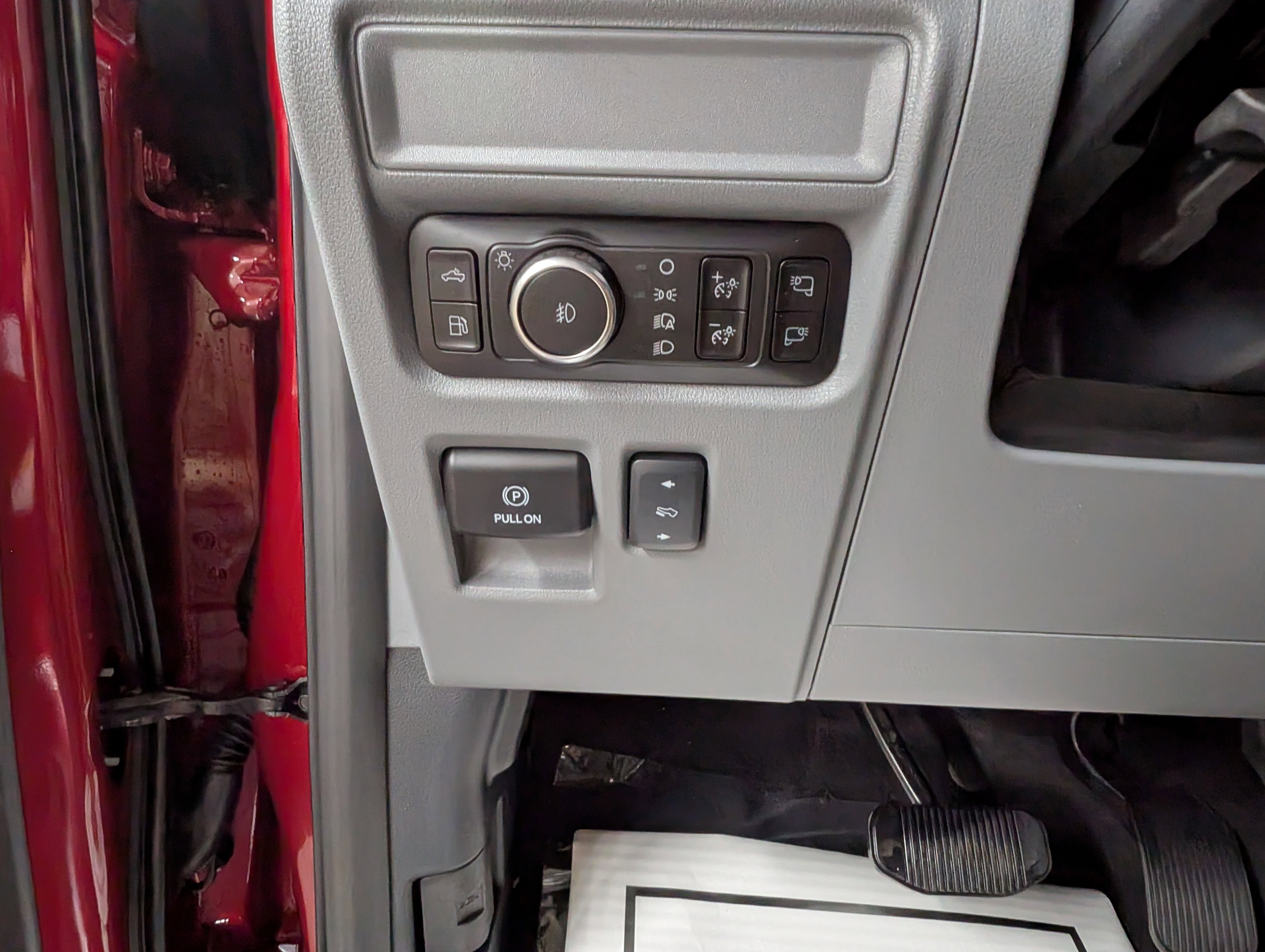 New 2025 Ford F150 XLT w/ Equipment Group 303A High image 19