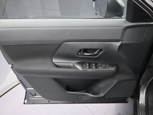 Certified 2025 Nissan Kicks S AWD/4WD image 18