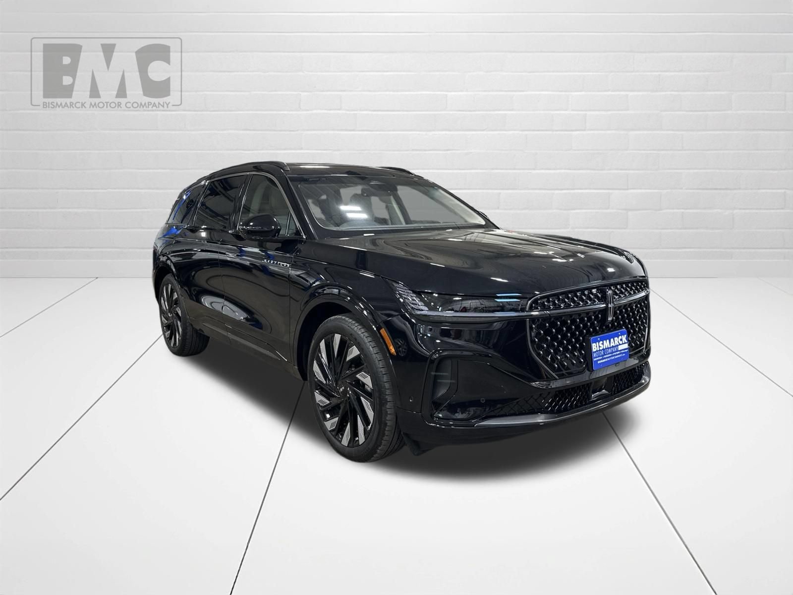 Used 2024 Lincoln Nautilus Black Label w/ Jet Appearance Package (87T) AWD/4WD image 2