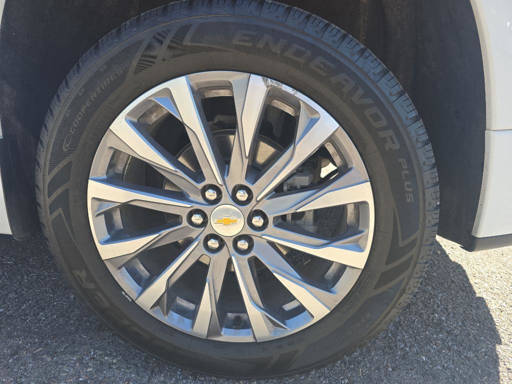 Used 2023 Chevrolet Traverse Premier image 39