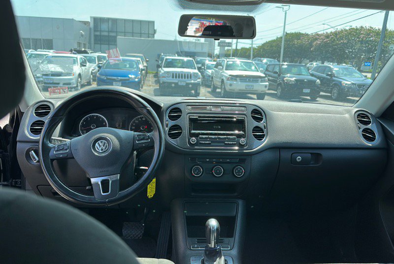 Used 2013 Volkswagen Tiguan S image 17