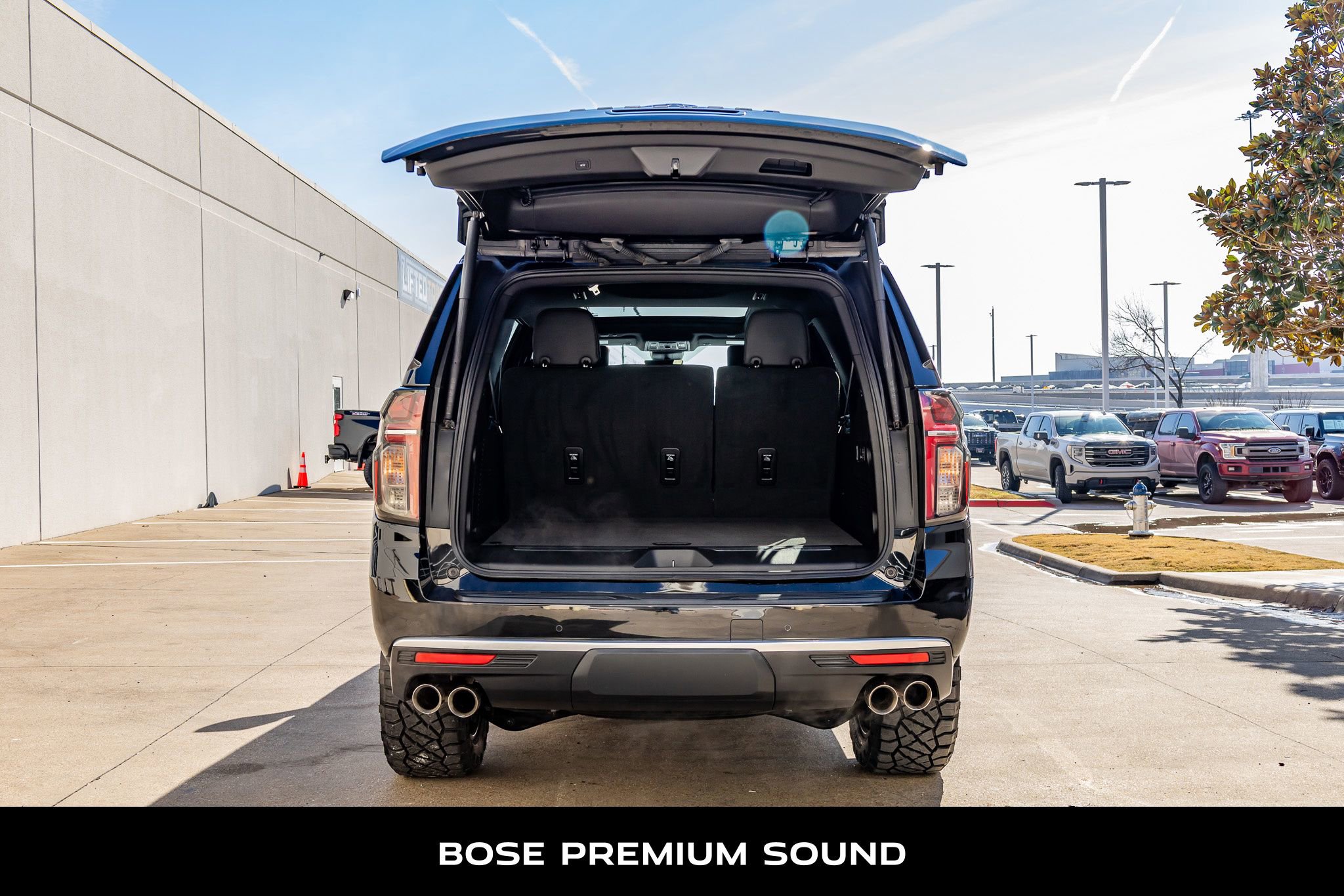 Used 2024 Chevrolet Suburban High Country image 9