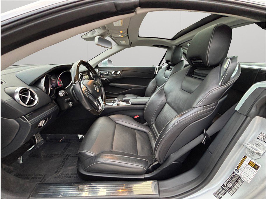Used 2015 Mercedes-Benz SL 550 image 2