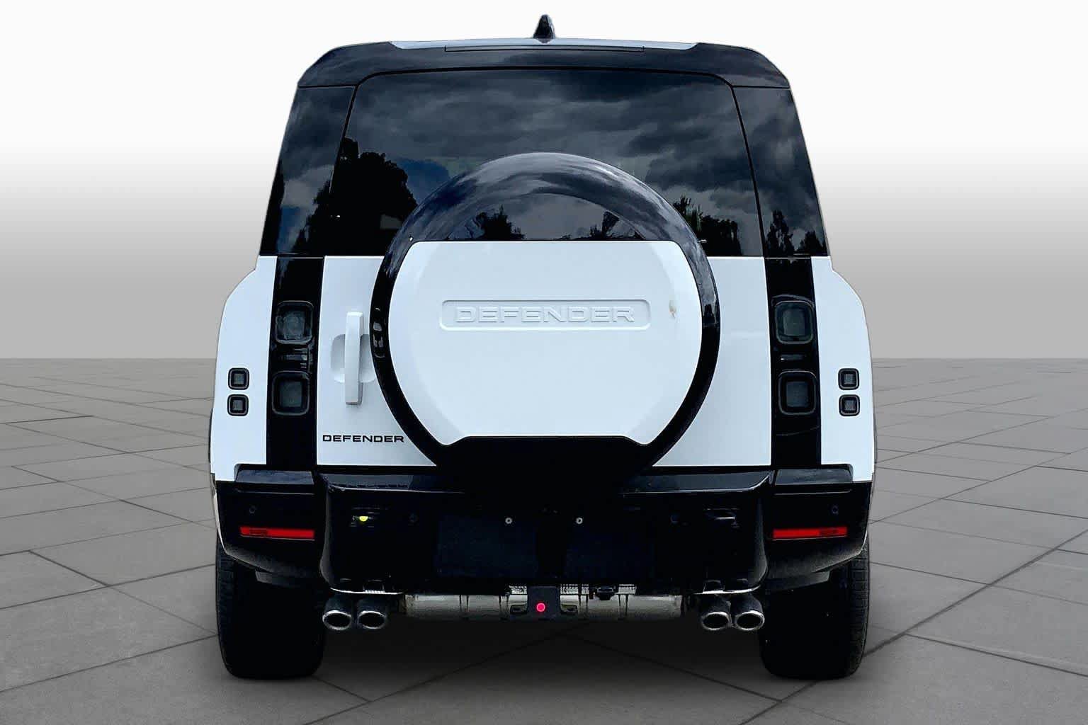 New 2026 Land Rover Defender 130 V8 AWD/4WD image 4