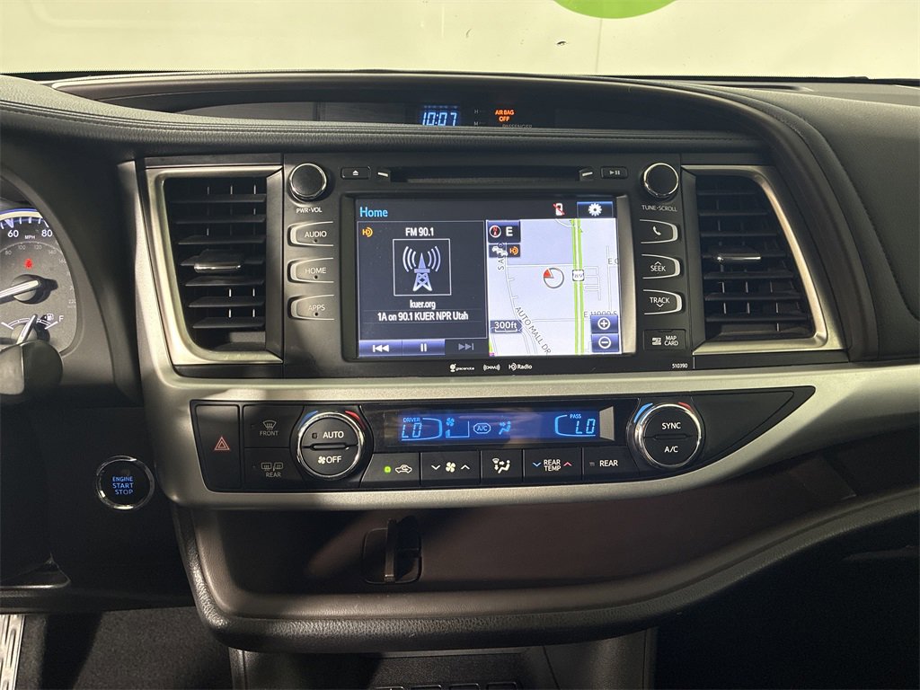 Used 2019 Toyota Highlander XLE image 22