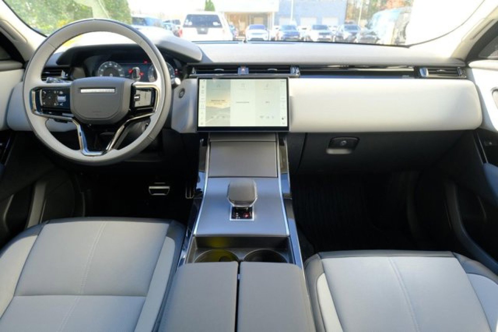 New 2025 Land Rover Range Rover Velar Dynamic SE image 21