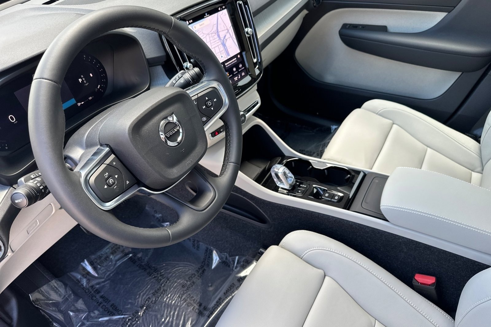 New 2026 Volvo XC40 B5 Plus w/ Protection Package Premier image 13