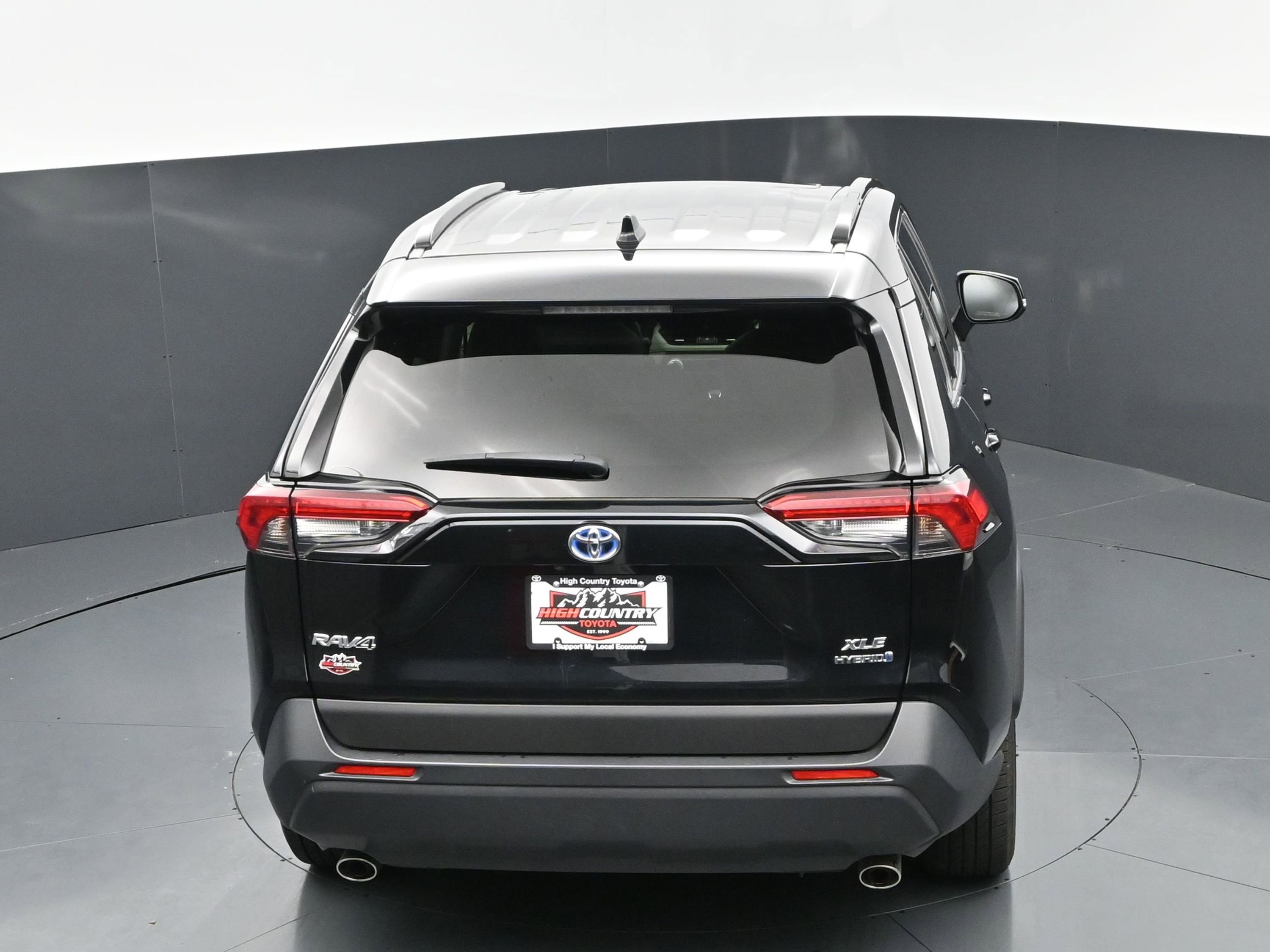 Used 2023 Toyota RAV4 XLE Premium AWD/4WD image 31