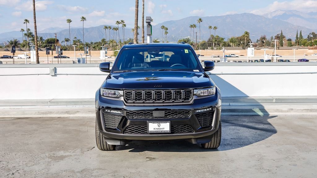 New 2026 Jeep Grand Cherokee Limited w/ Limited Altitude Package RWD video 3