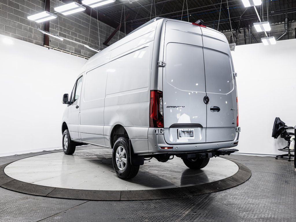 Used 2024 Mercedes-Benz Sprinter 144 Cargo image 23