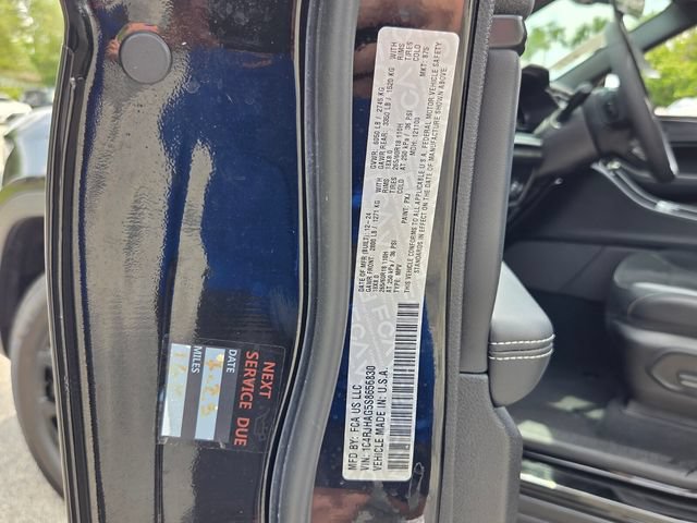 Used 2025 Jeep Grand Cherokee Altitude AWD/4WD image 19