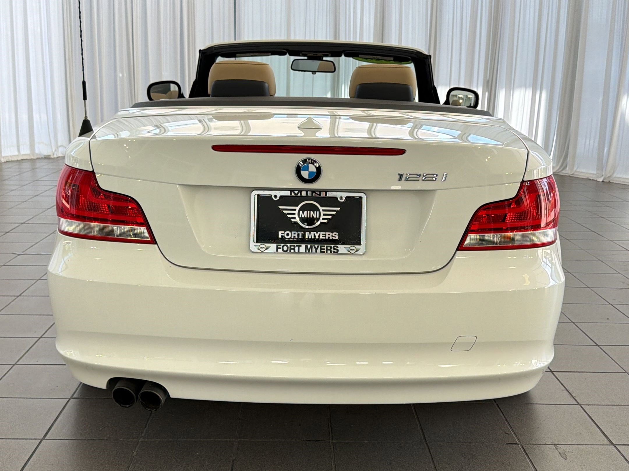 Used 2013 BMW 128i Convertible RWD image 10