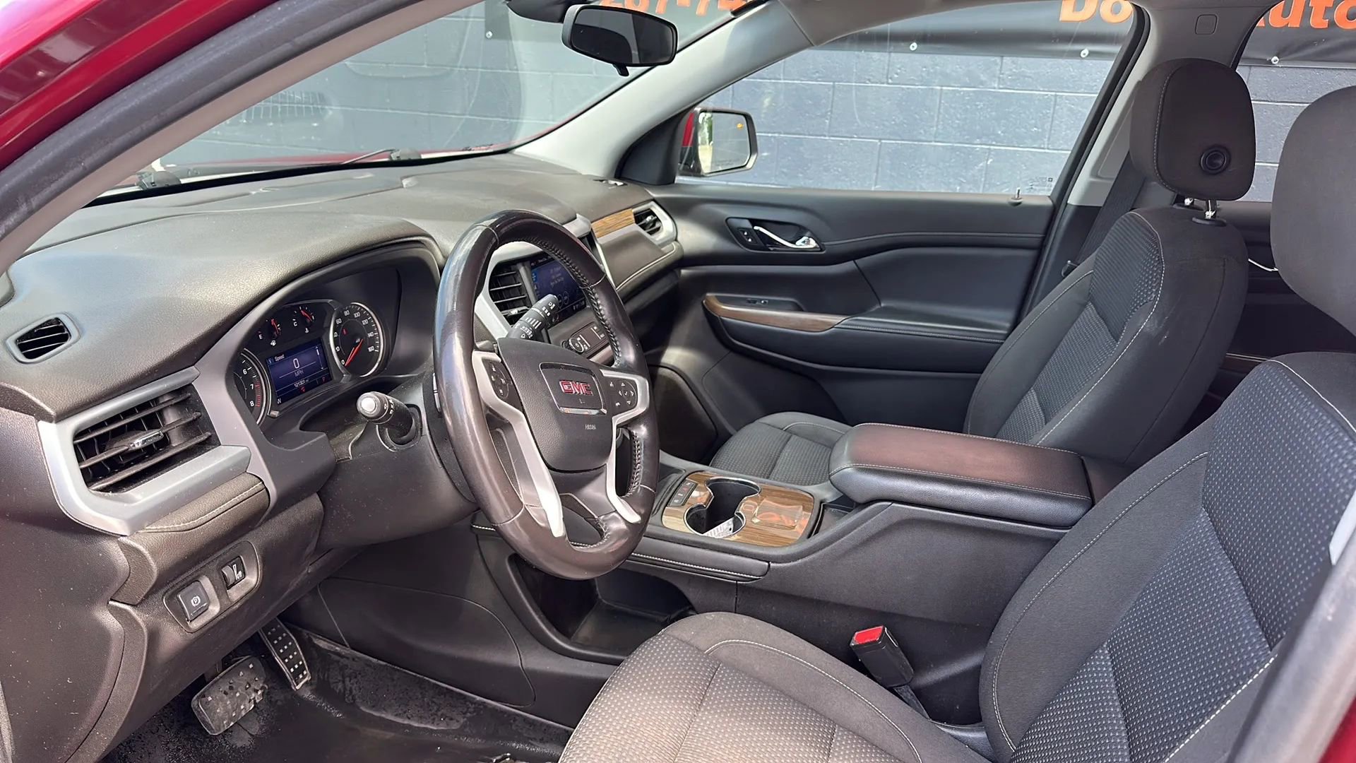 Used 2020 GMC Acadia SLE image 8