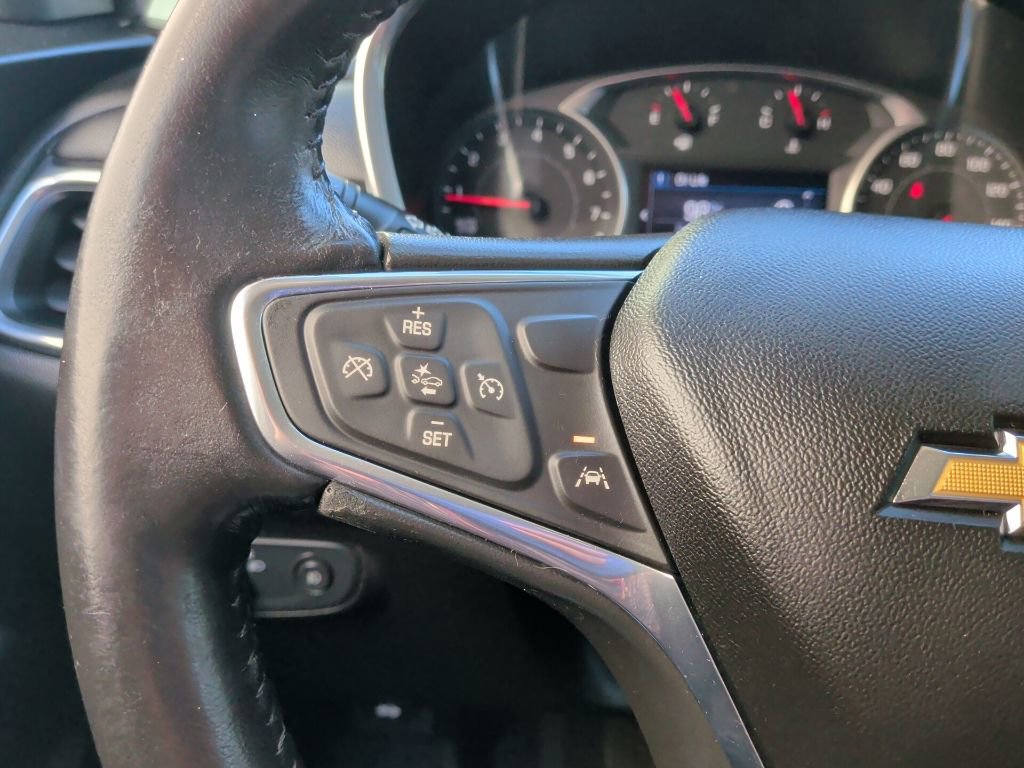 Used 2020 Chevrolet Equinox LT w/ Driver Convenience Package AWD/4WD image 17