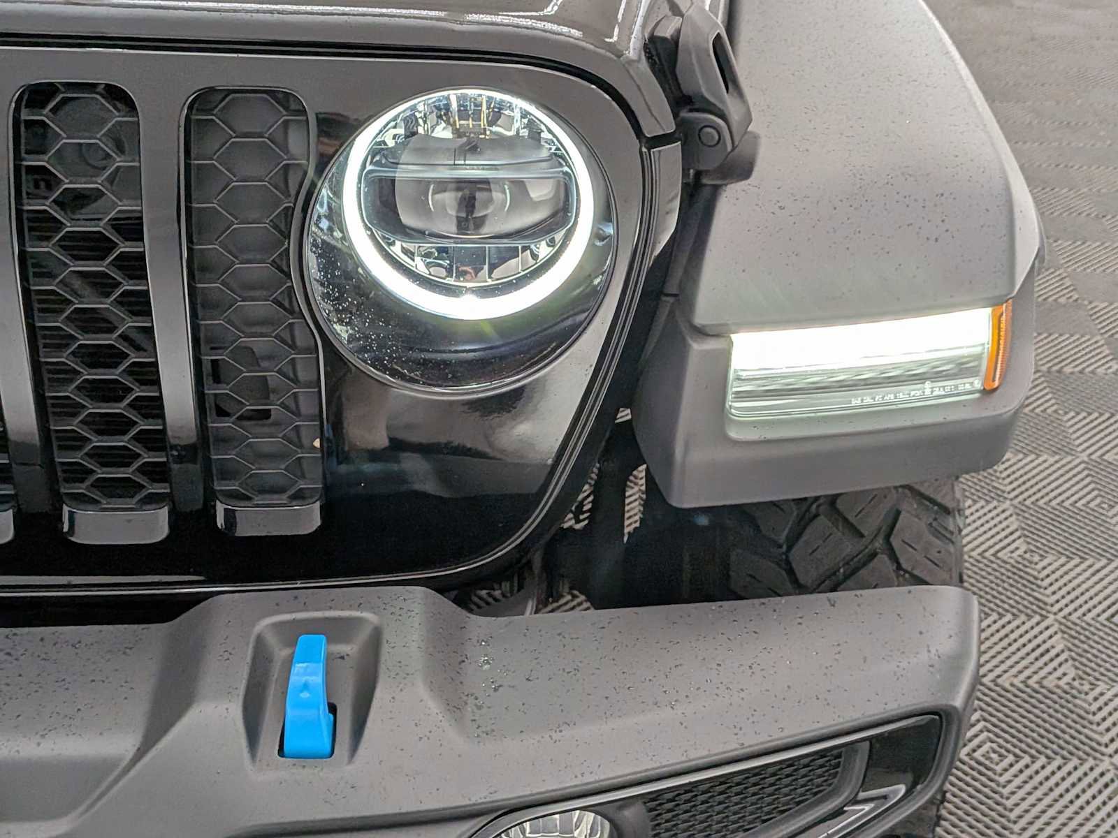 Used 2023 Jeep Wrangler Unlimited w/ Cold Weather Group image 9