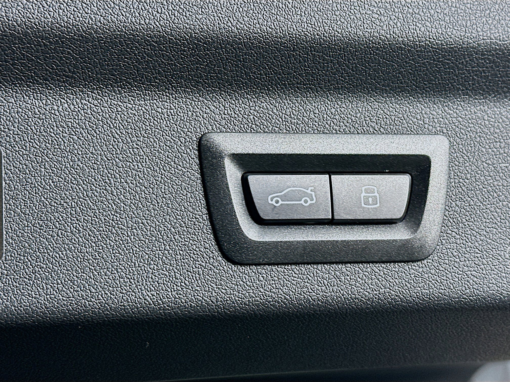 Used 2025 BMW X2 xDrive28i AWD/4WD image 29