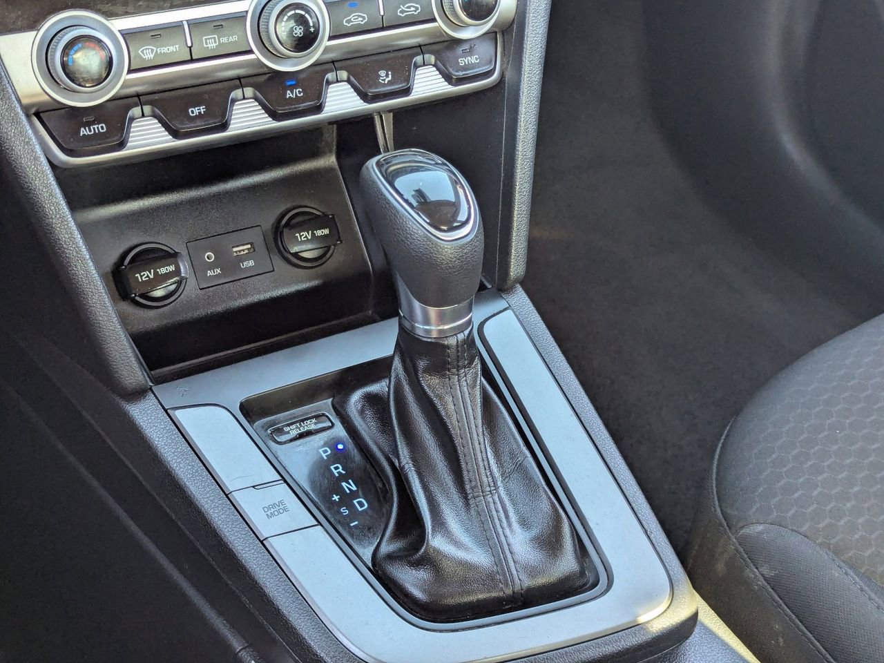 Used 2020 Hyundai Elantra SE w/ Cargo Package (C1) image 28