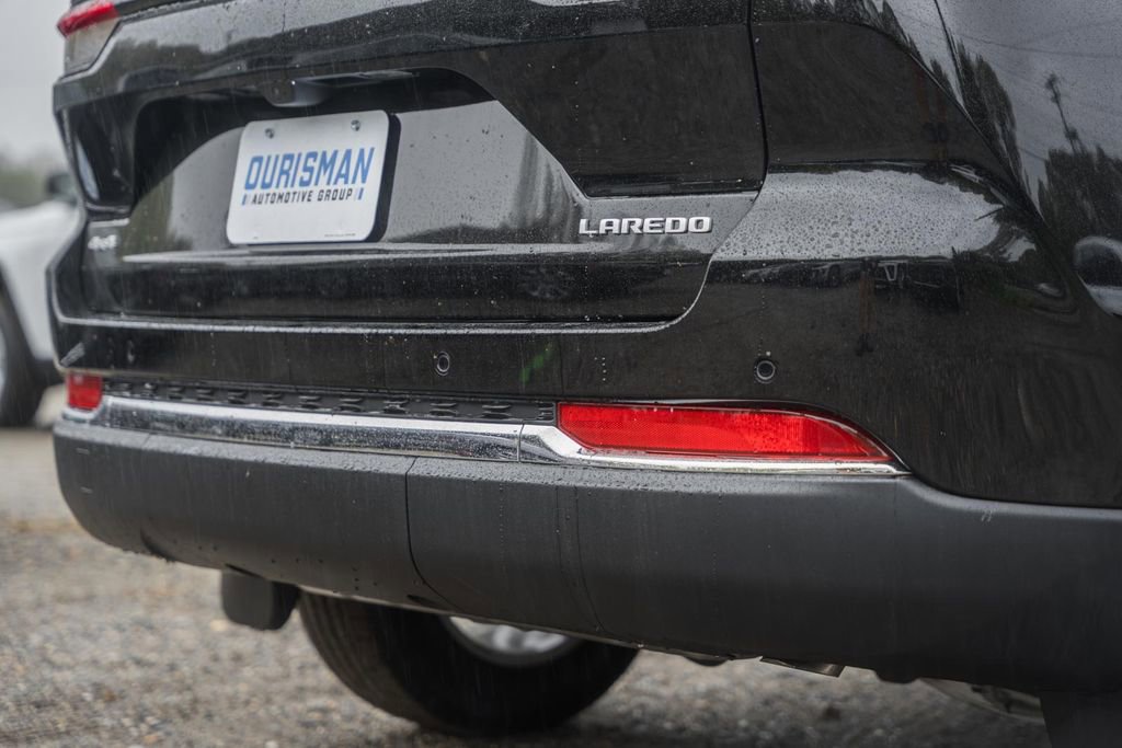 New 2025 Jeep Grand Cherokee Laredo X w/ Luxury Tech Group I image 9