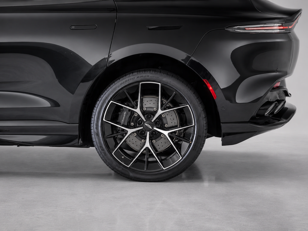 New 2026 Aston Martin DBX 707 AWD/4WD image 7