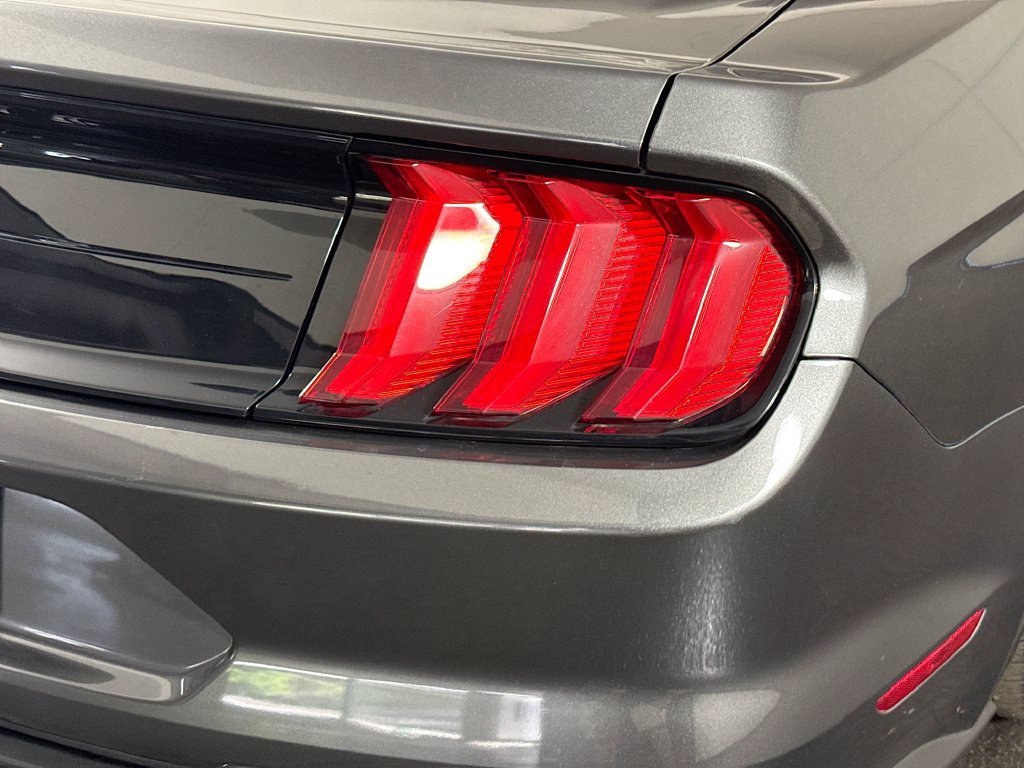 Used 2018 Ford Mustang Coupe RWD image 27