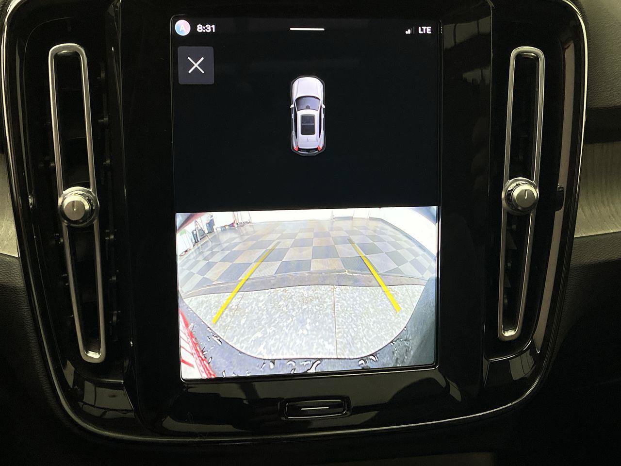 Used 2023 Volvo XC40 B5 Ultimate w/ Protection Package Premier AWD/4WD image 5