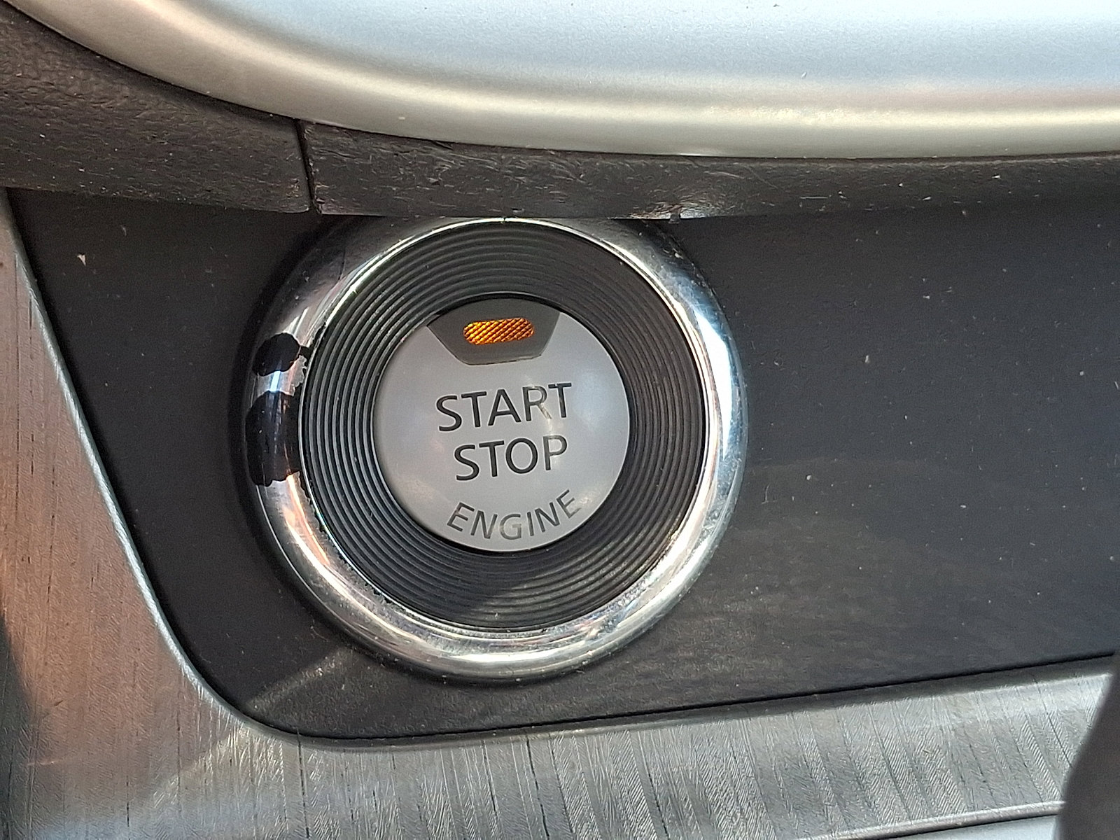 Used 2018 Nissan Murano SV w/ Premium Package image 25