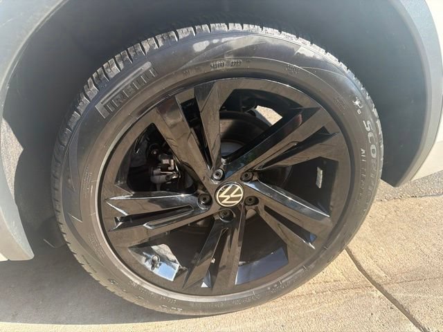 Used 2023 Volkswagen Tiguan SE R-Line AWD/4WD image 38
