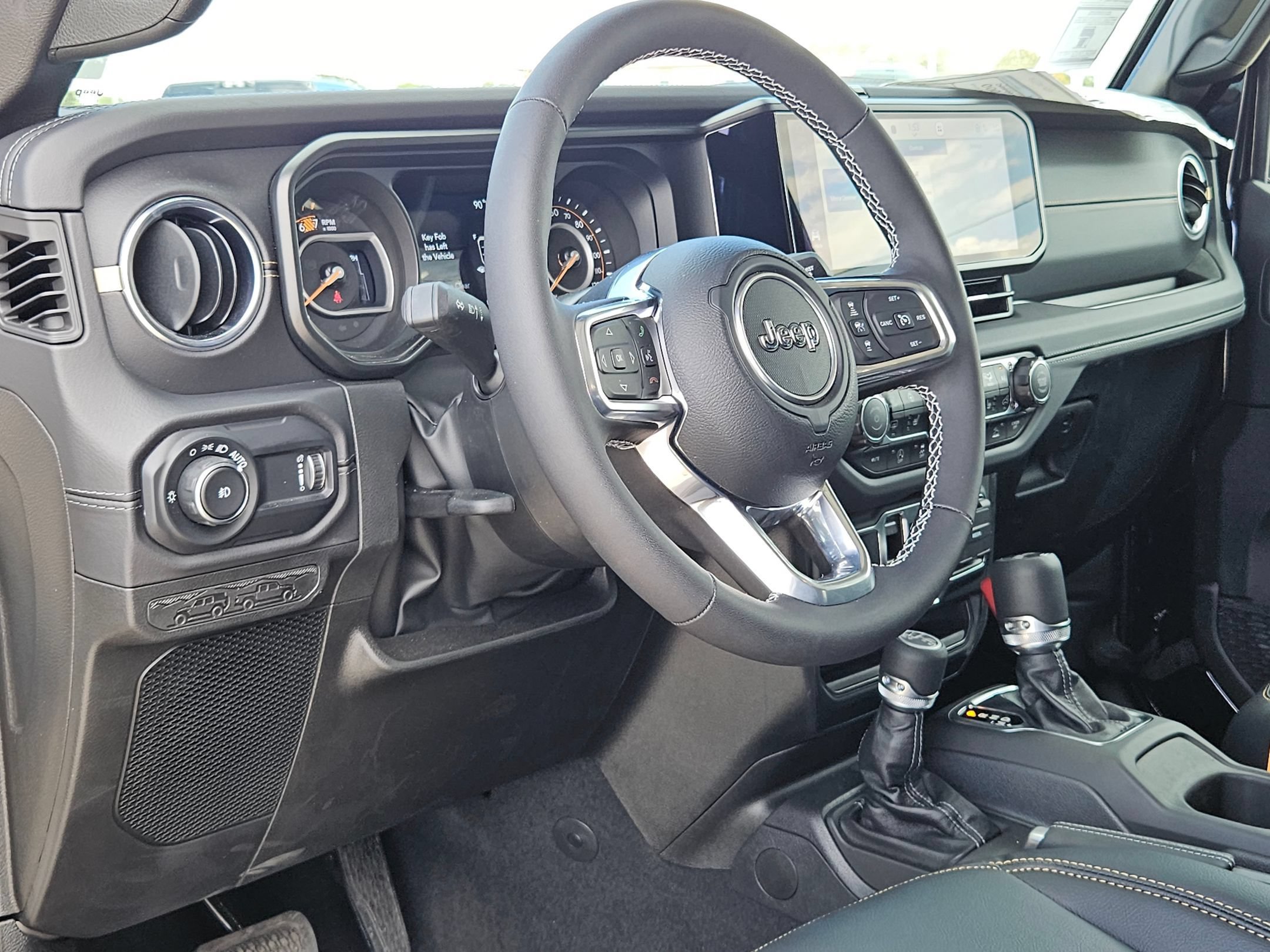 New 2025 Jeep Wrangler Unlimited Sahara w/ Safety Group AWD/4WD image 10