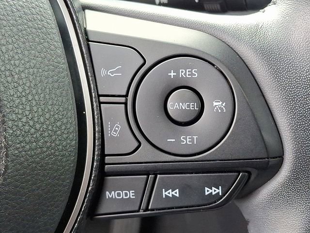 Used 2020 Toyota RAV4 XLE Premium image 19