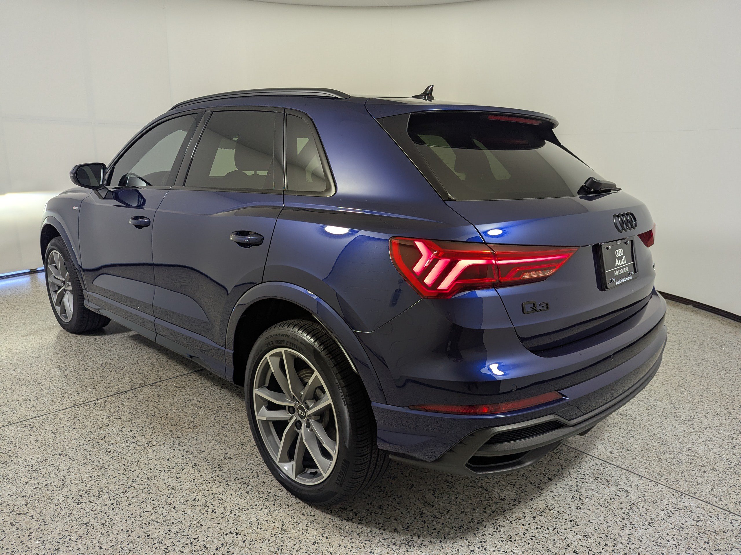 Certified 2025 Audi Q3 2.0T Premium AWD/4WD image 5