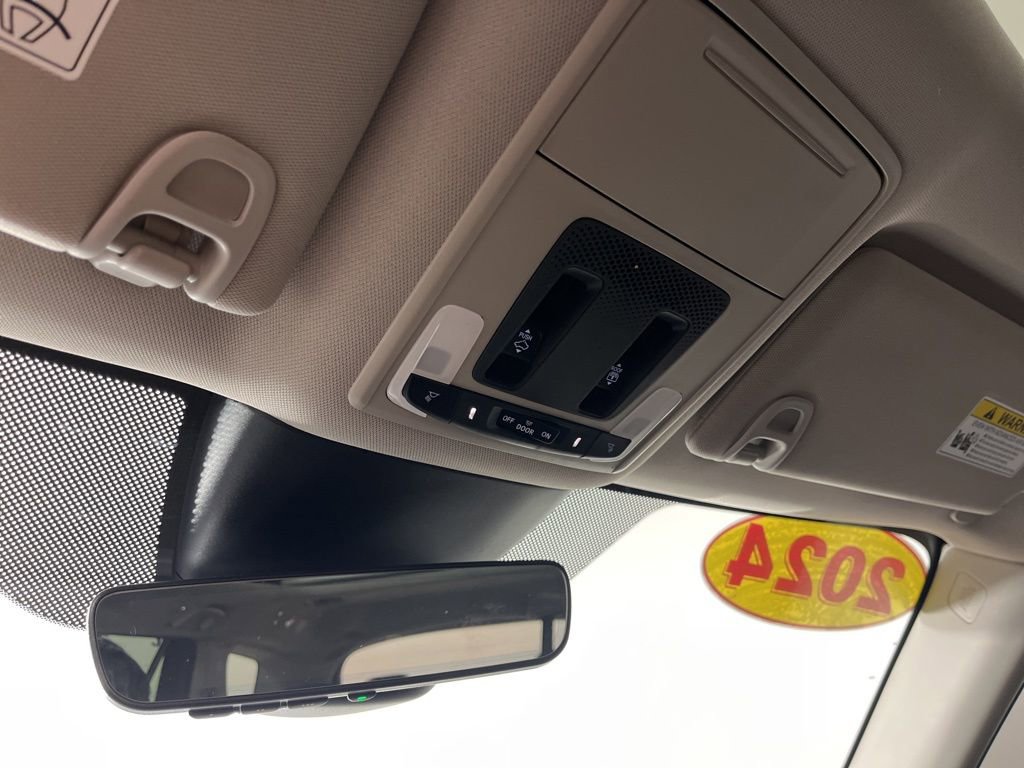 Used 2024 Honda Pilot Touring image 28