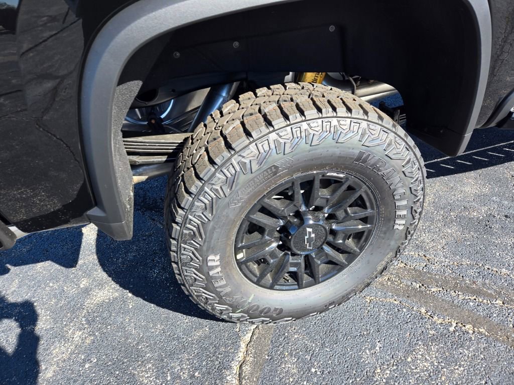 New 2026 Chevrolet Silverado 2500 ZR2 image 15