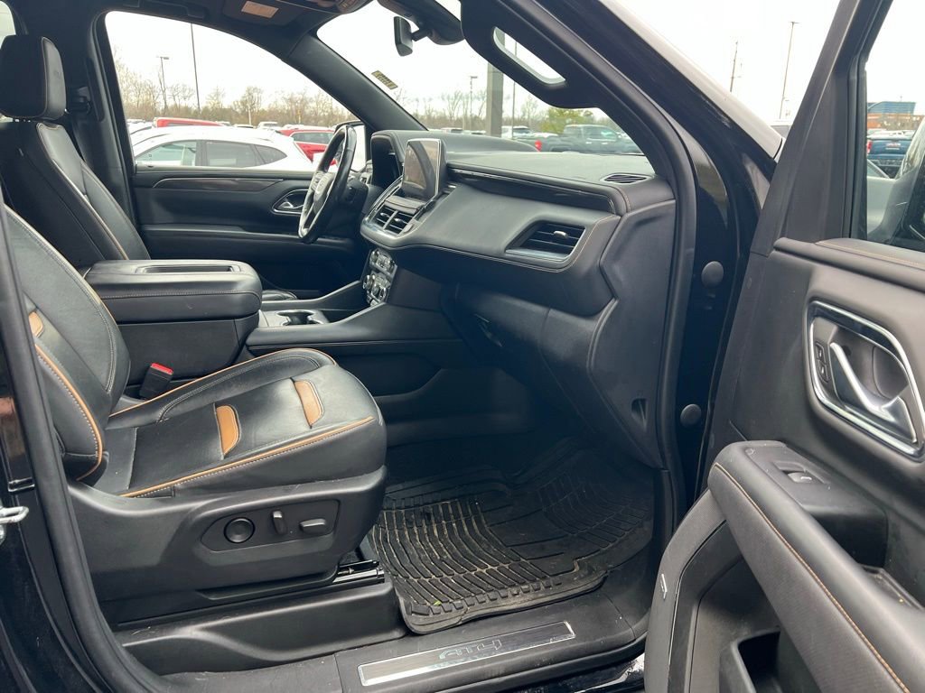 Used 2022 GMC Yukon AT4 w/ Technology Package image 10