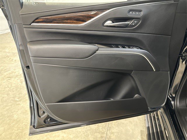 Certified 2022 Cadillac Escalade ESV Premium Luxury w/ Performance Package image 22