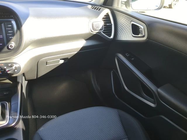 Used 2022 Kia Soul LX image 17