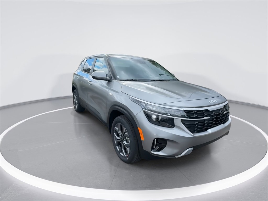 New 2026 Kia Seltos LX image 2