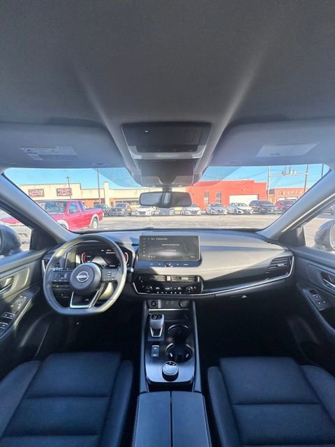 Certified 2024 Nissan Rogue SL image 32