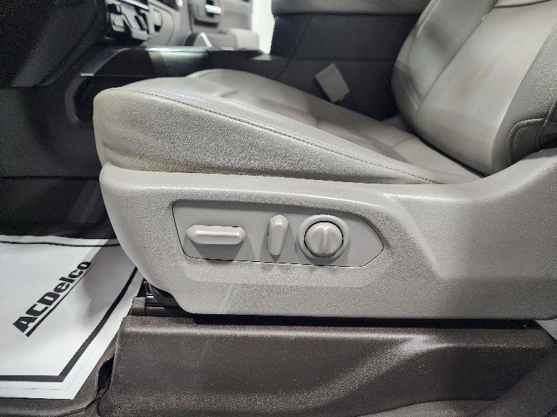 Used 2022 GMC Sierra 3500 SLT w/ SLT Preferred Package AWD/4WD image 10