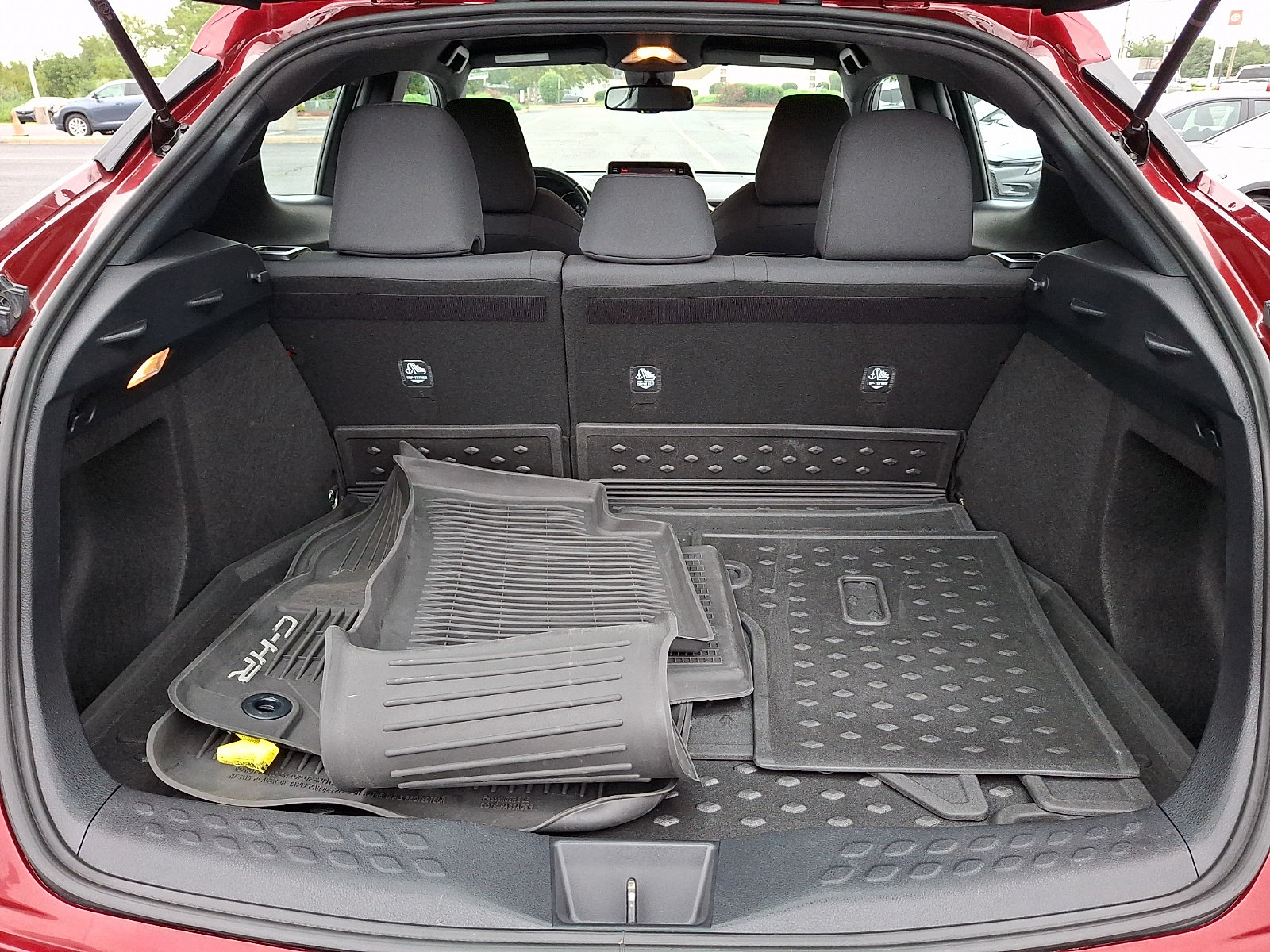 Used 2019 Toyota C-HR XLE FWD image 27