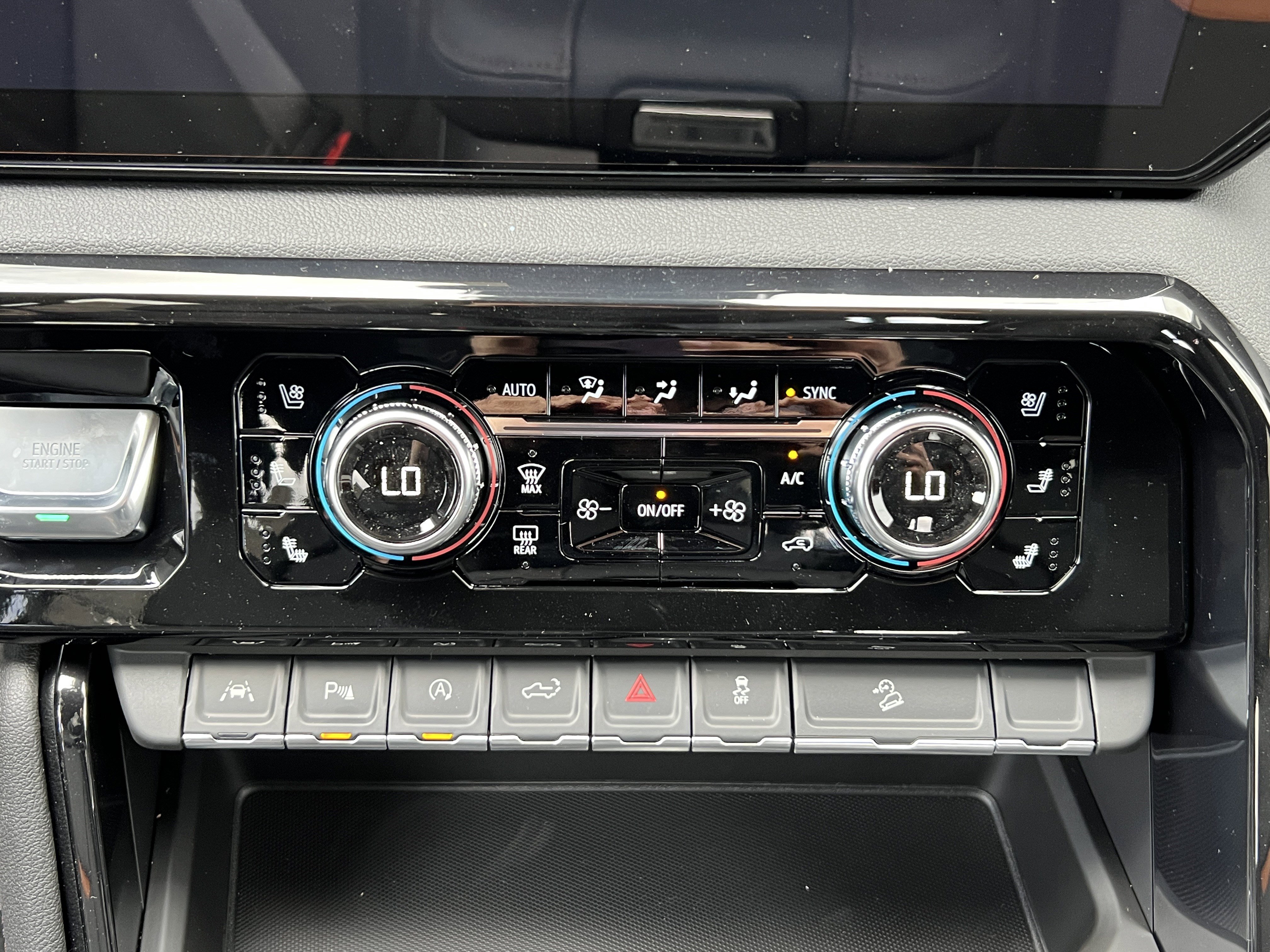 New 2026 GMC Sierra 1500 AT4 w/ Technology Package image 30