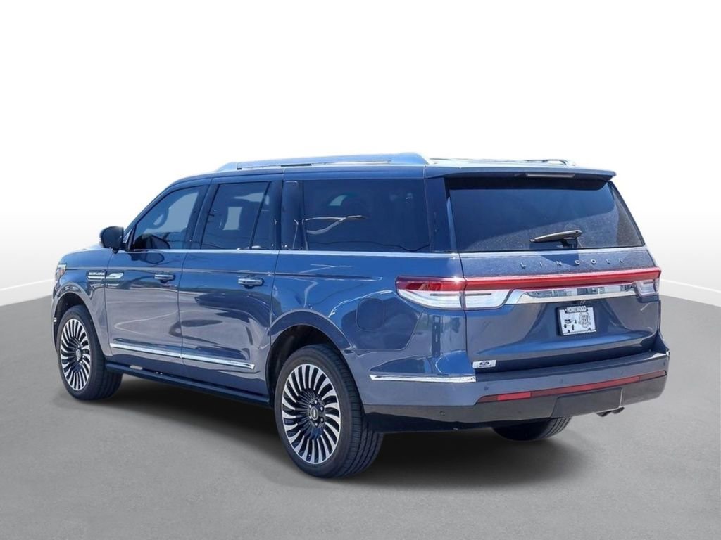 Used 2023 Lincoln Navigator L Reserve AWD/4WD image 6