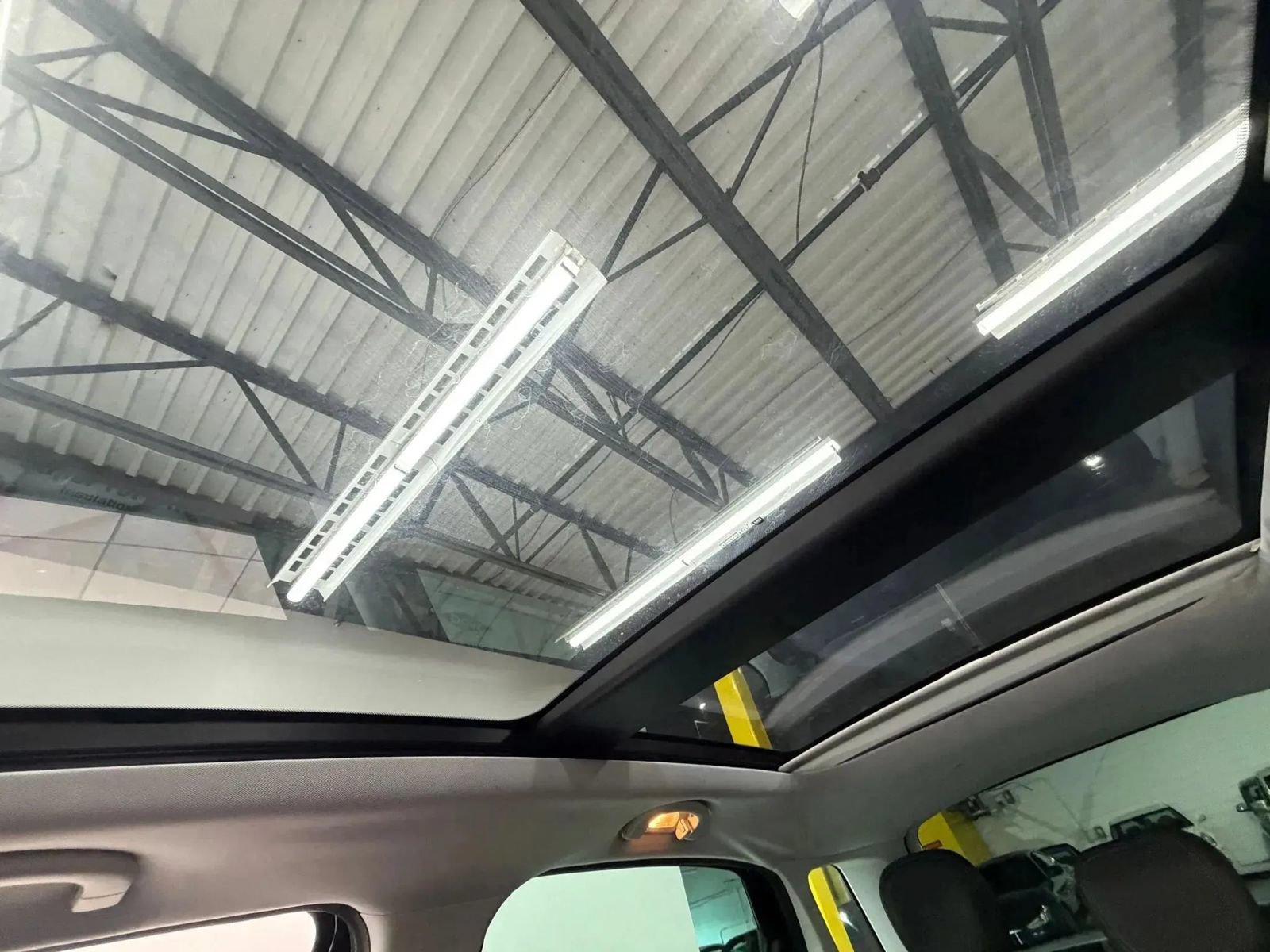 Used 2018 FIAT 500L Lounge FWD image 32