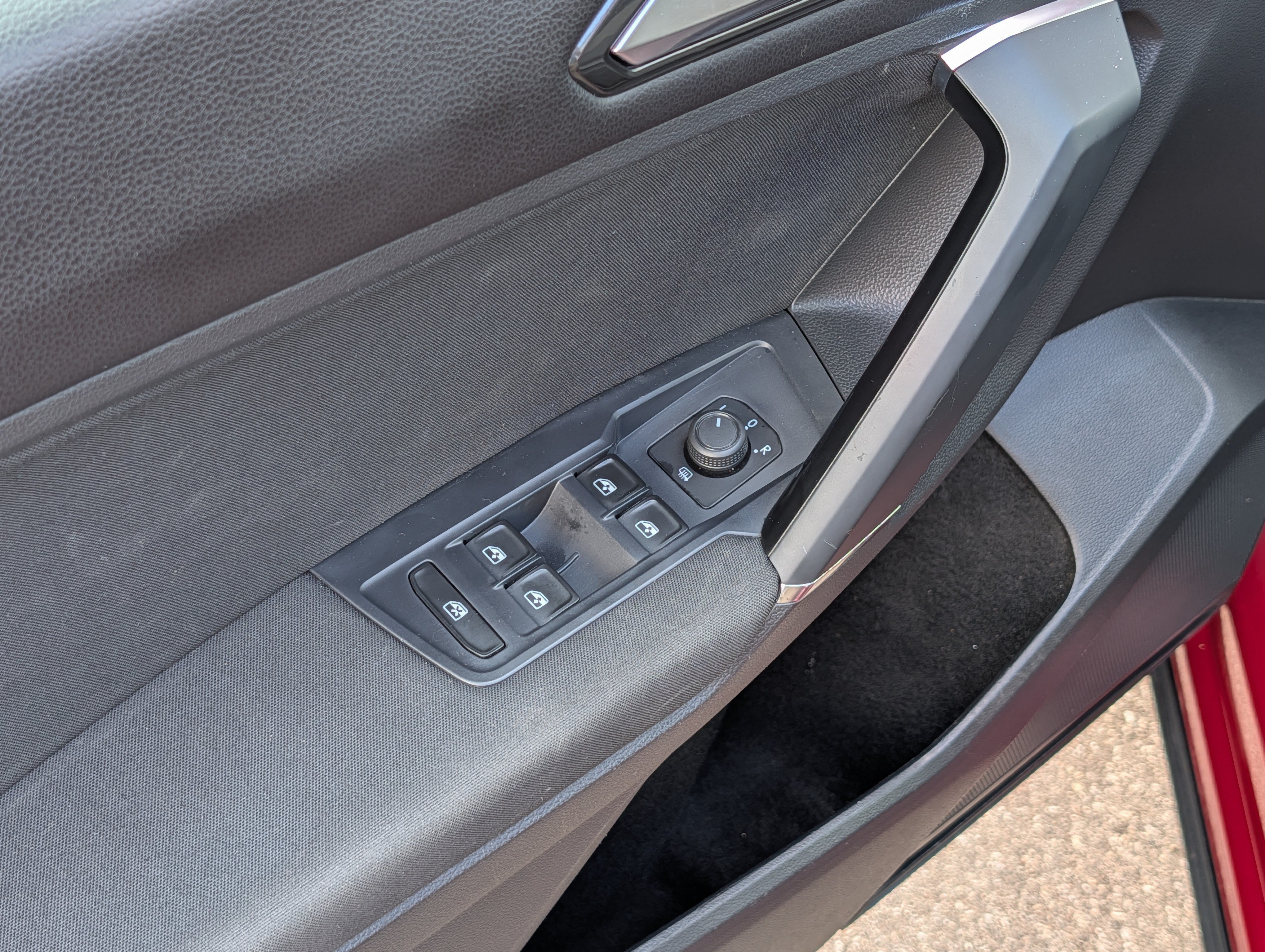 Used 2018 Volkswagen Tiguan S AWD/4WD image 19
