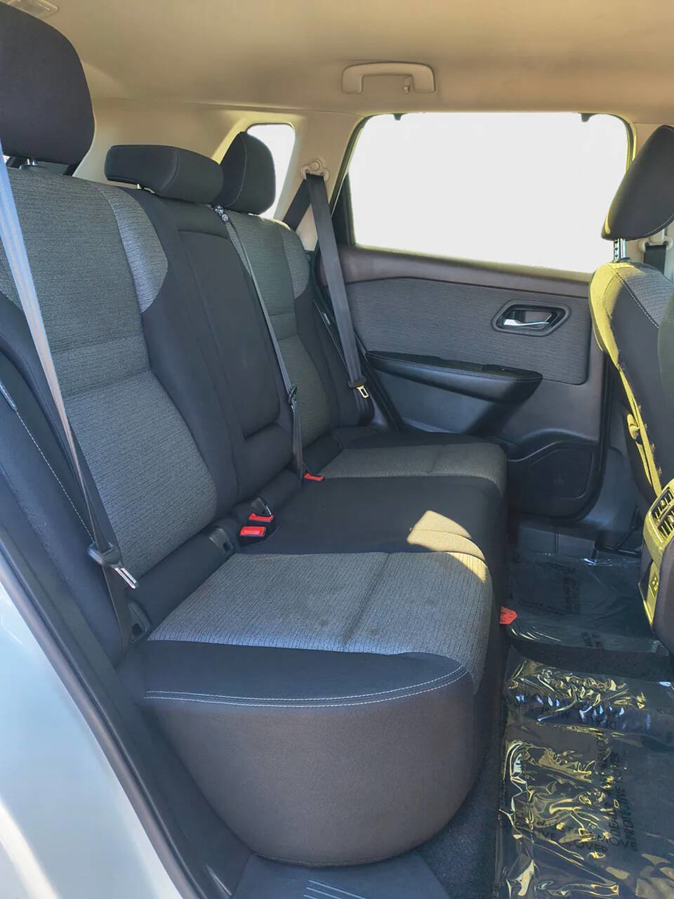 Used 2022 Nissan Rogue SV image 15