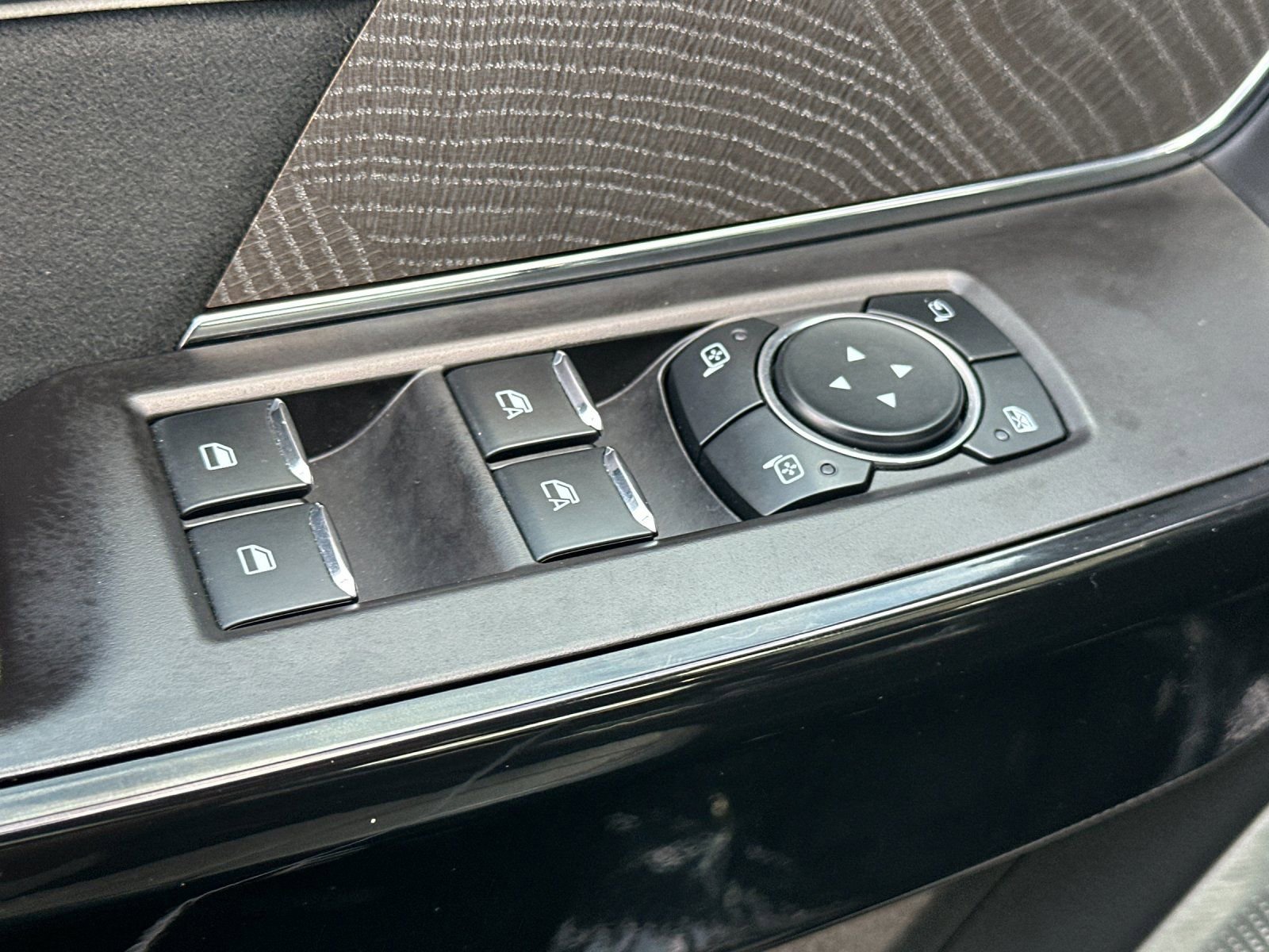 Used 2024 Ford F150 Lightning Platinum AWD/4WD image 13