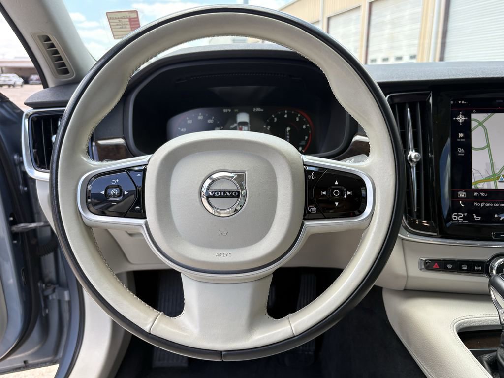 Used 2018 Volvo S90 T5 Momentum w/ Convenience Package FWD image 15